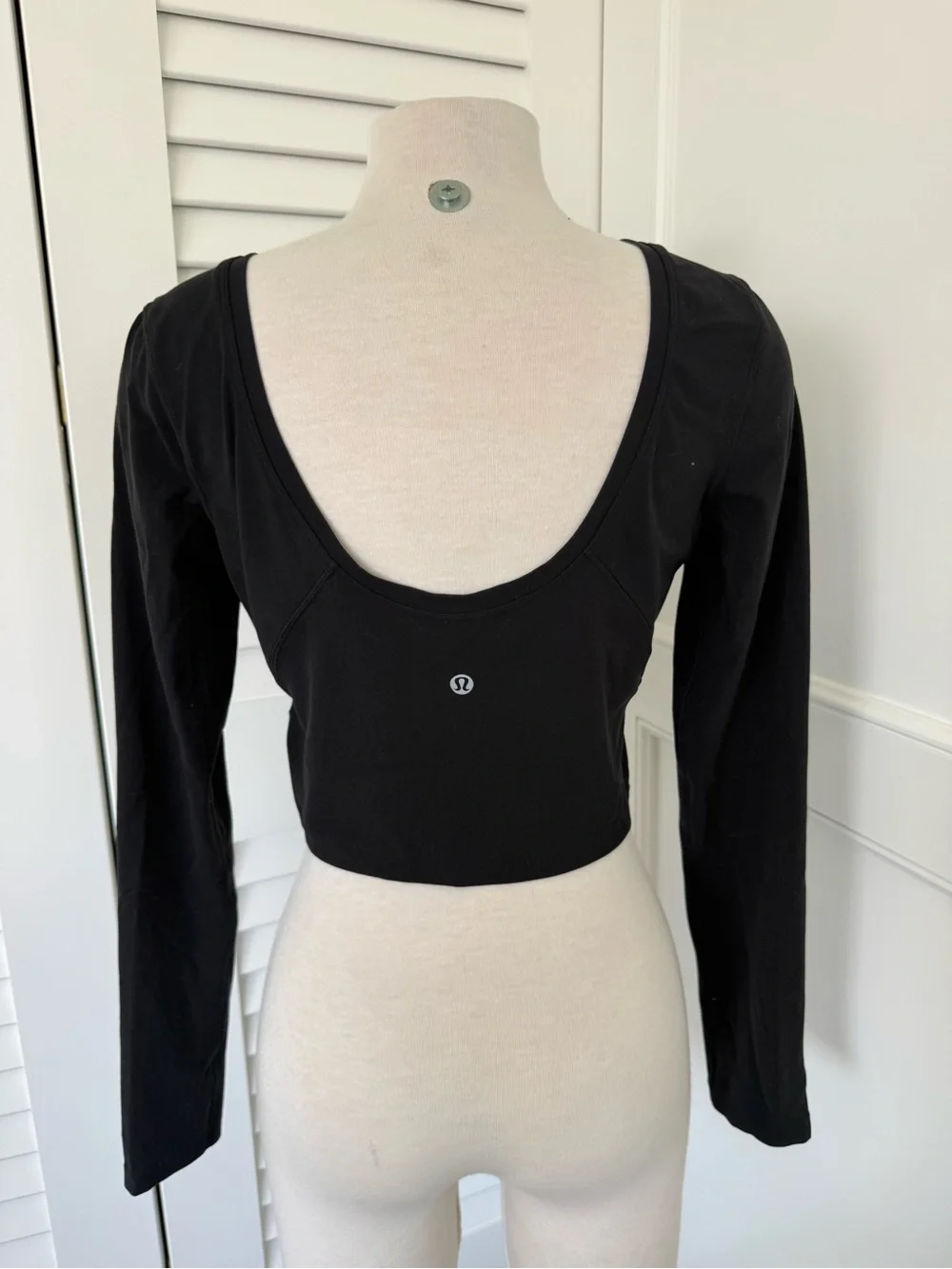 lululemon athletica Black Long-Sleeve Cropped Crew